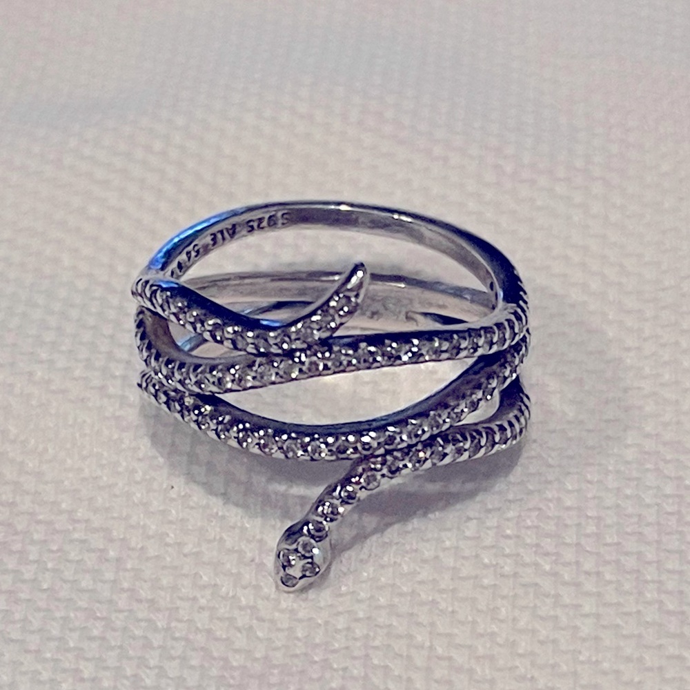 Pandora Jewelry NEW Silver Snake Ring & Free black Pandora Jewelry bag.
